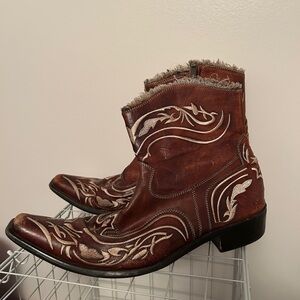 Also Brown Embroidered Leather Western Boots.  Size 44 or 10.5 in men’s